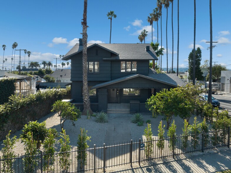 More Photos Of 4572 W Washington Blvd, Los Angeles Office For Sale