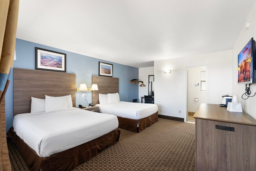 More Photos Of 430 E Route 66, Williams Hotel For Sale
