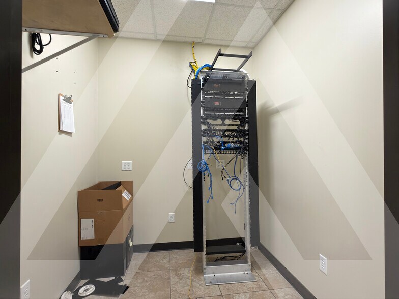 More Photos Of 10455-10505 Fountaingate Dr, Stafford Office For Lease