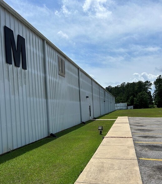 More Photos Of 9800 I 65 Service Rd S, Creola Warehouse For Lease