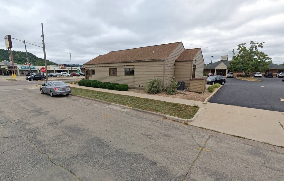 More Photos Of 1600 Losey Blvd S, La Crosse Medical For Lease