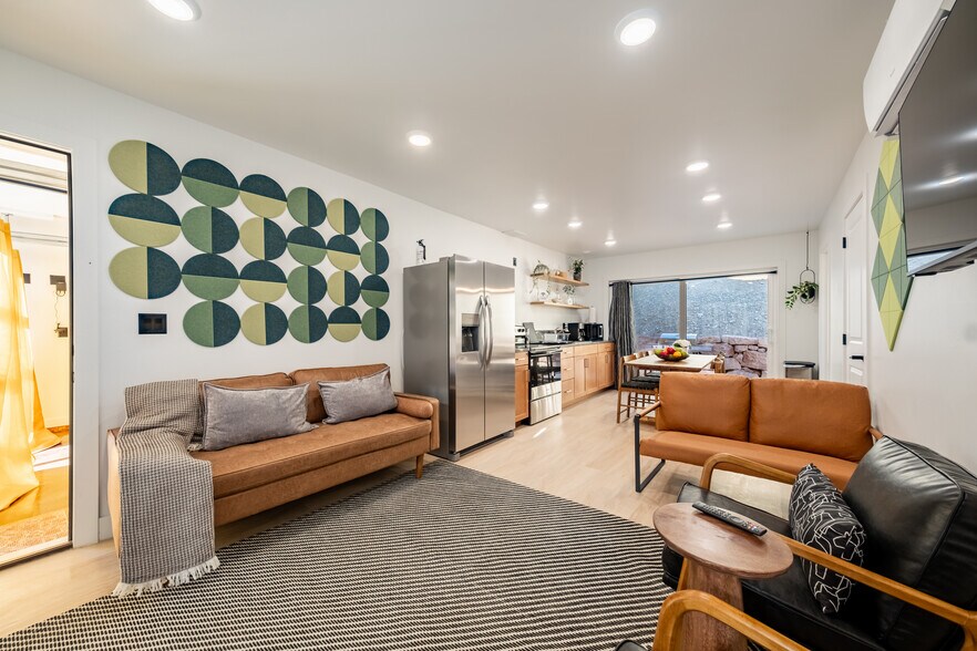 More Photos Of 342 Overlook Ln, Glendale Specialty For Sale