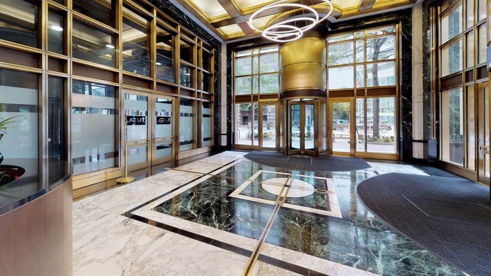 More Photos Of 121 W Trade St, Charlotte Office For Lease