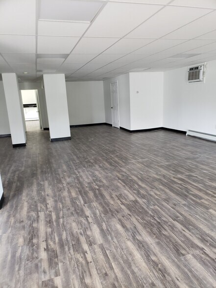 More Photos Of 326 S Main St, Manville Storefront Retail Residential For Lease