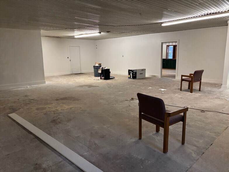 More Photos Of 2020 Chambersburg Rd, Gettysburg Warehouse For Lease