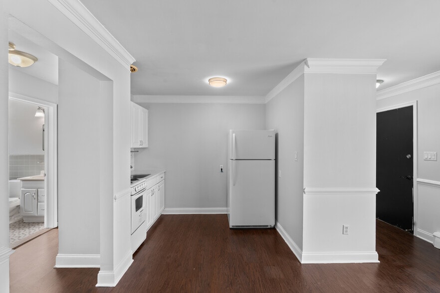 More Photos Of 3915 Devon Rd, Royal Oak Apartments For Sale