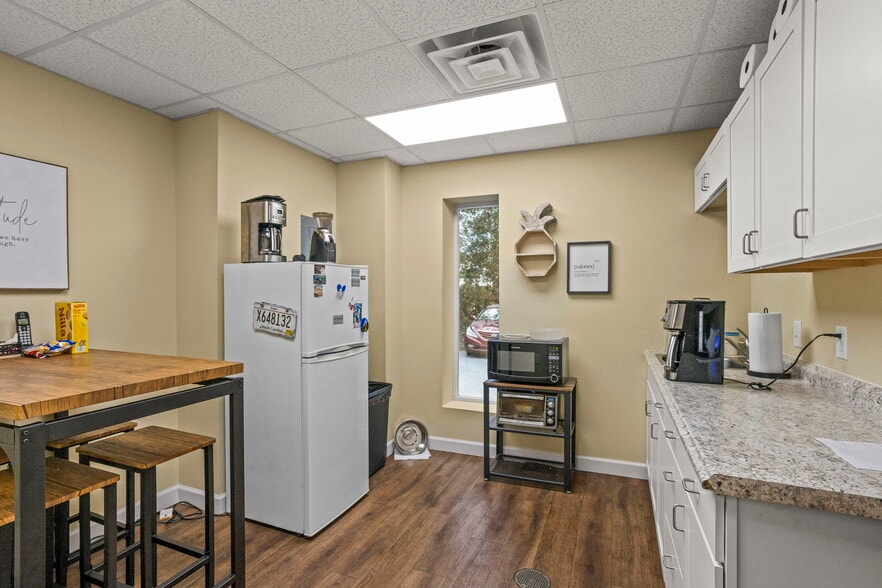 More Photos Of 118 Rainbow Lake Rd, Boiling Springs Auto Dealership For Sale