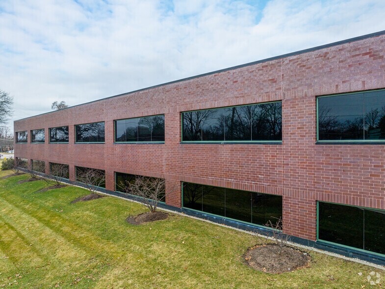 More Photos Of 1751 S Naperville Rd, Wheaton Medical For Lease