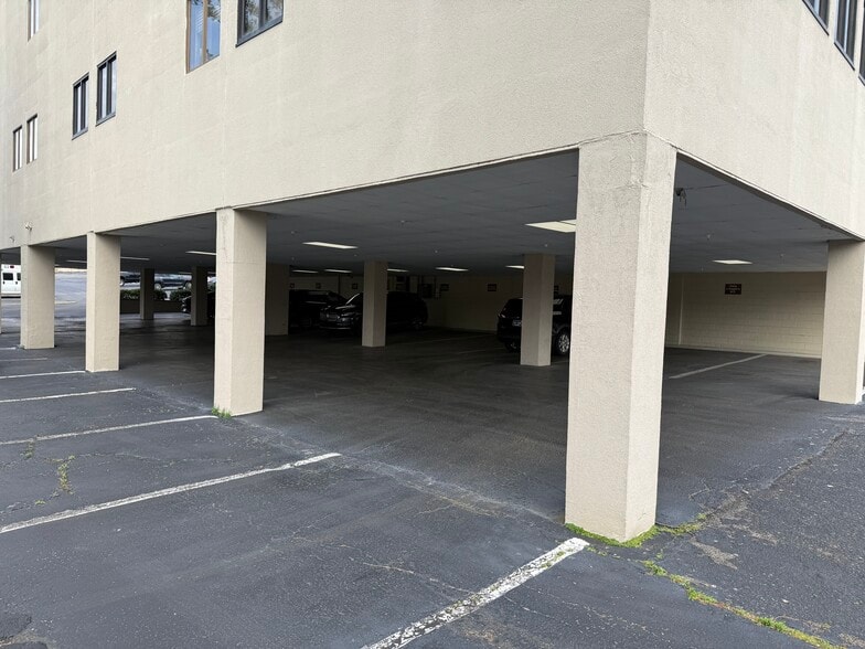 More Photos Of 2606 N Greenway Dr, Knoxville Office For Lease