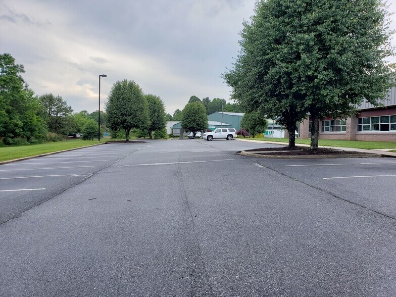 More Photos Of 220 Continuum Dr, Fletcher Research And Development For Sale