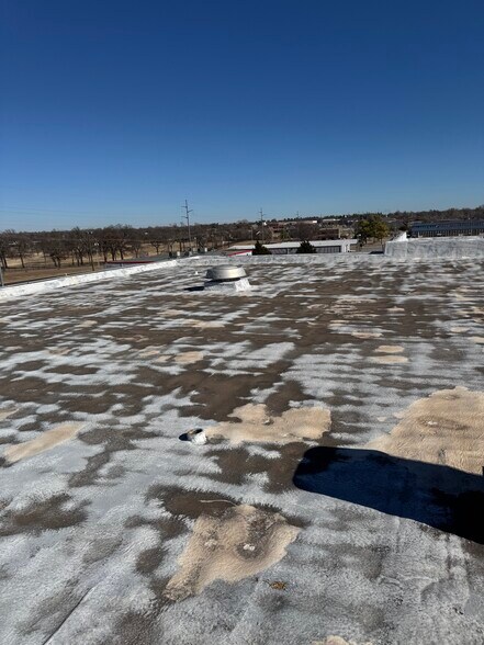 More Photos Of 8716 SE 15th St, Oklahoma City Distribution For Sale