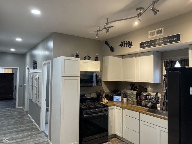 More Photos Of 5732 Wall St, Freedom Freestanding For Sale