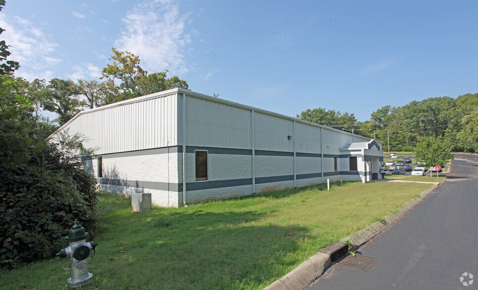 More Photos Of 2816 Dickerson Pike, Nashville Light Manufacturing For Lease