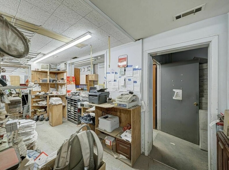 More Photos Of 300-306 W 1st Ave, Roselle Warehouse For Sale