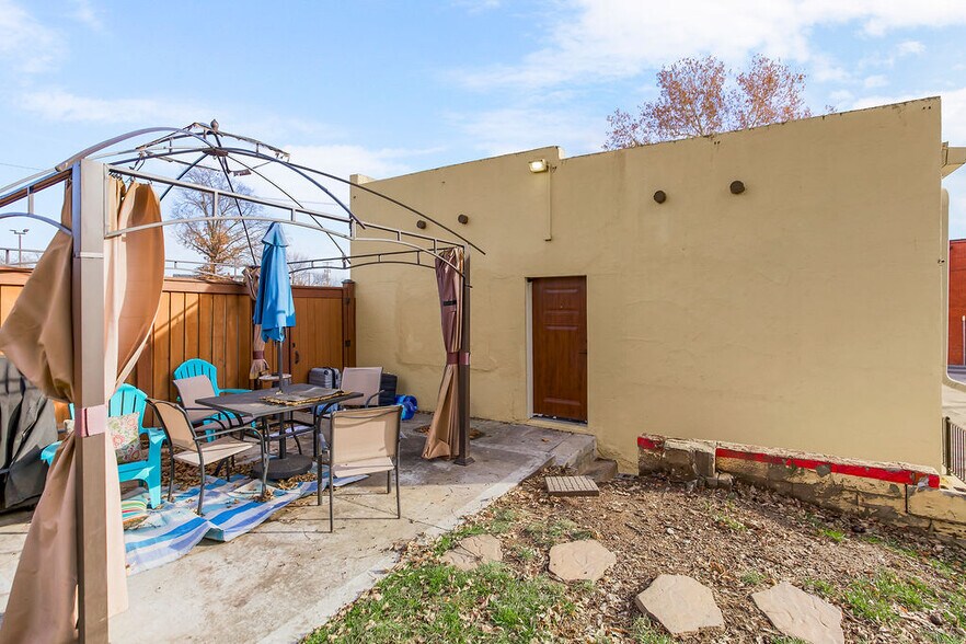 More Photos Of 1022 19th St, Kansas City Office Residential For Sale