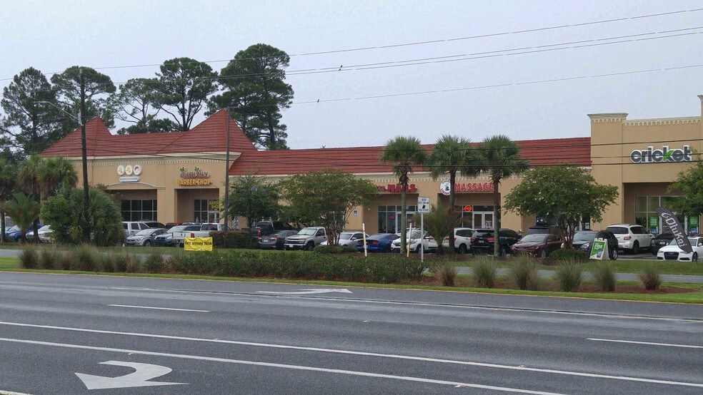 More Photos Of 8189-8259 Navarre Pky, Navarre Unknown For Lease