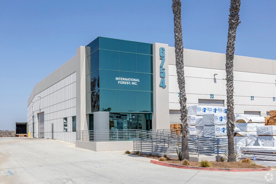 More Photos Of 6754 Calle De Linea, San Diego Manufacturing For Lease