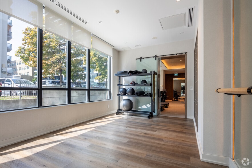 More Photos Of 150 Roehampton Ave, Toronto Apartments For Sale