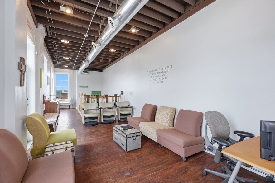 More Photos Of 25 W Franklin St, Greencastle Storefront Retail Office For Sale