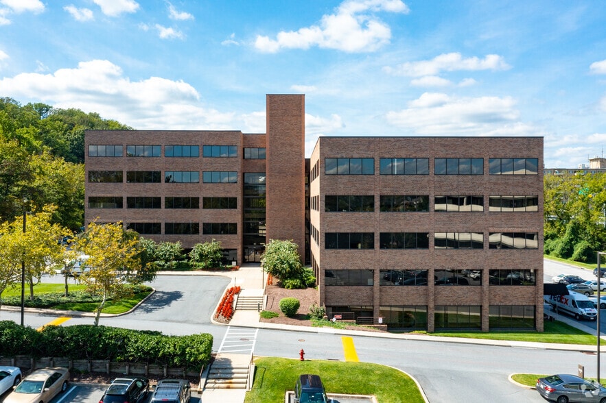 More Photos Of 1122 Kenilworth Dr, Towson Office For Lease