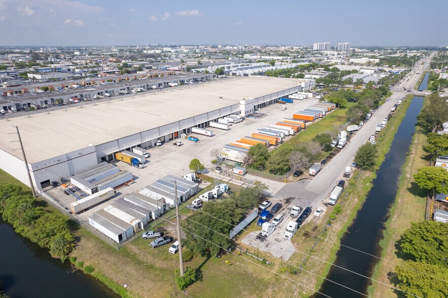 More Photos Of 5601 NW 72nd Ave, Miami Warehouse For Lease