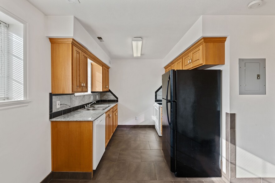 More Photos Of 984 E 900 S, Provo Apartments For Sale