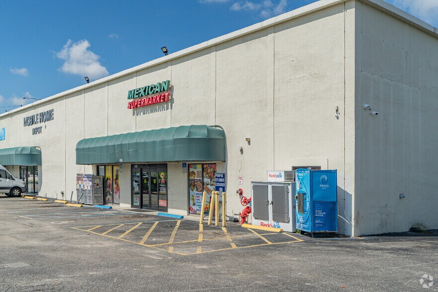 More Photos Of 5611 N State Road 7, Fort Lauderdale Unknown For Lease