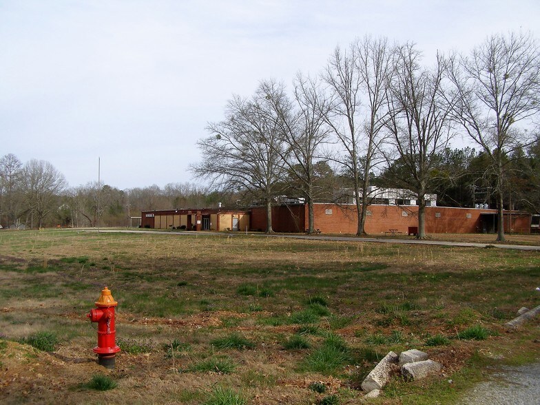 More Photos Of 2580 Highway 46, Heflin Warehouse For Lease