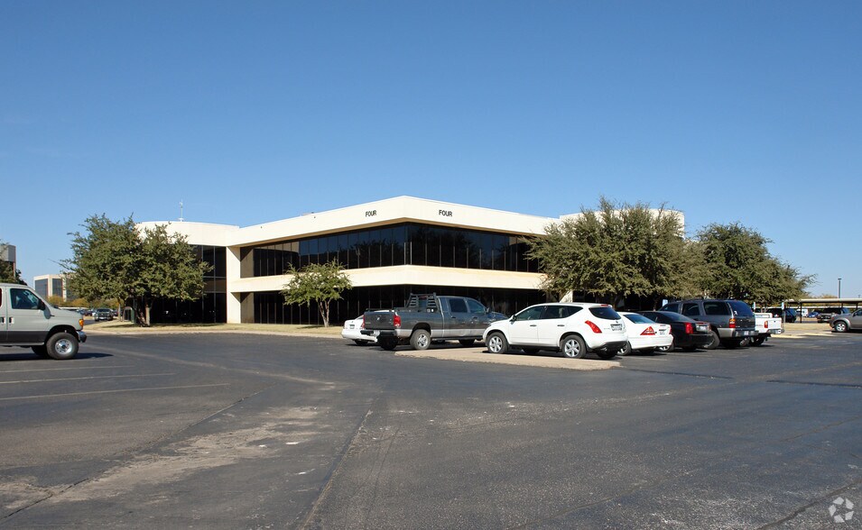 More Photos Of 3300 N A St, Midland Office For Lease