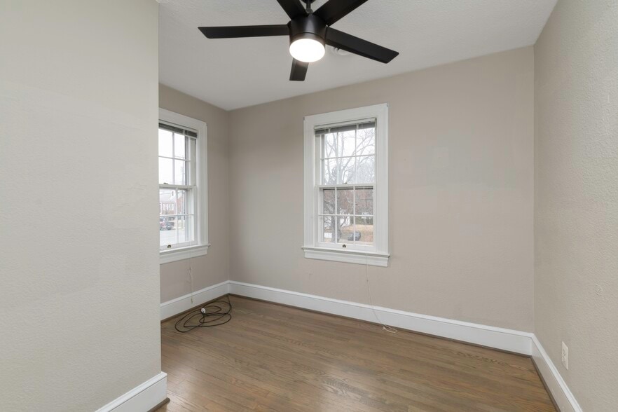 More Photos Of 1802 Augustine Ave, Fredericksburg Office Residential For Lease