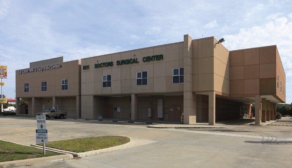 Primary Photo Of 8111 Southwest Fwy, Houston Medical For Sale