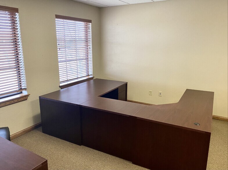 More Photos Of 755 W Covell Rd, Edmond Medical For Lease