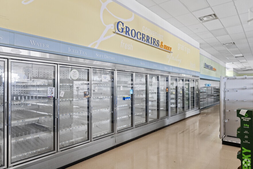 More Photos Of 645 Foxon Rd, East Haven Storefront For Sale