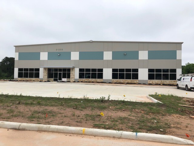 Primary Photo Of 21609 Hufsmith Kohrville Rd, Tomball Distribution For Lease