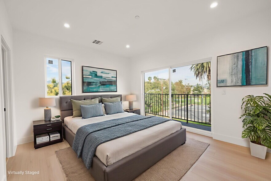 More Photos Of 913 N Hobart Blvd, Los Angeles Apartments For Sale