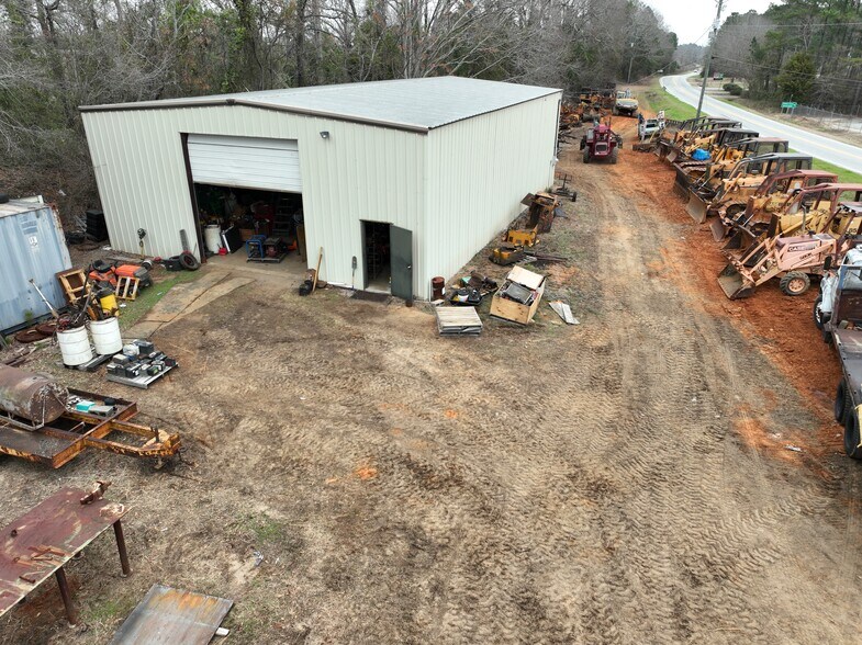 Primary Photo Of 2606 Colonel Thomson Highway hwy, Saint Matthews Warehouse For Sale