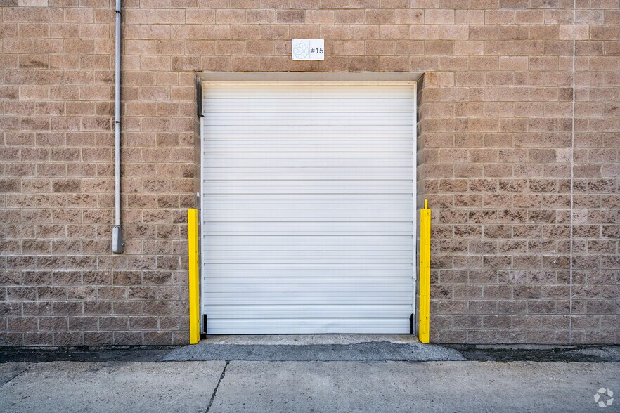 More Photos Of 1657 N Kostner Ave, Chicago Warehouse For Lease