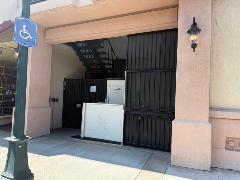 More Photos Of 525-535 S Myrtle Ave, Monrovia Storefront Retail Office For Lease