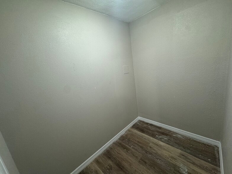 More Photos Of 531 N US Highway 17 92, Longwood Storefront Retail Office For Sale