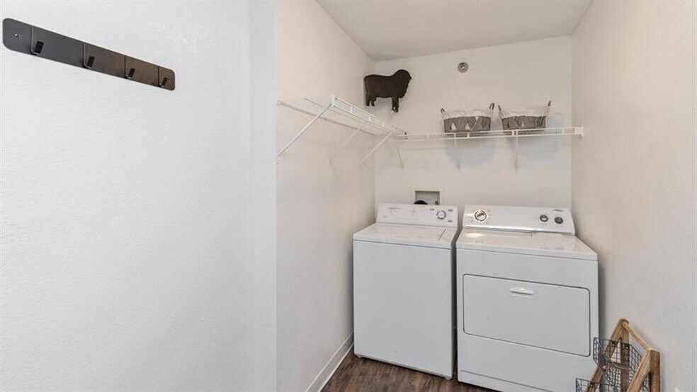 More Photos Of 110 E 1st St, Chaska Apartments For Lease