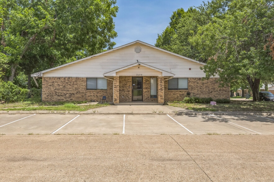 More Photos Of 2418 College Ave, Garland Daycare Center For Lease