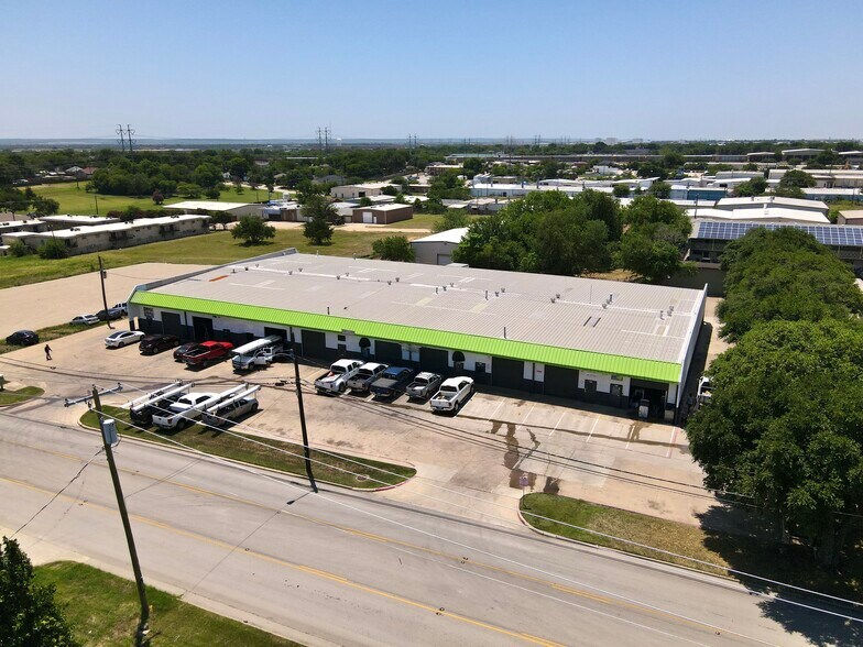 More Photos Of 2345 Dalworth St, Grand Prairie Industrial For Lease