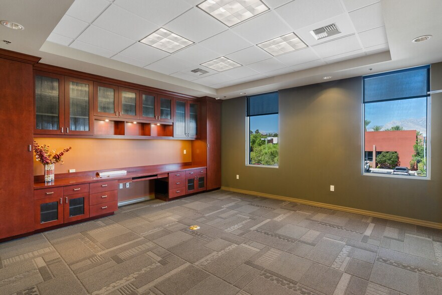 More Photos Of 6960 Smoke Ranch Rd, Las Vegas Medical For Lease