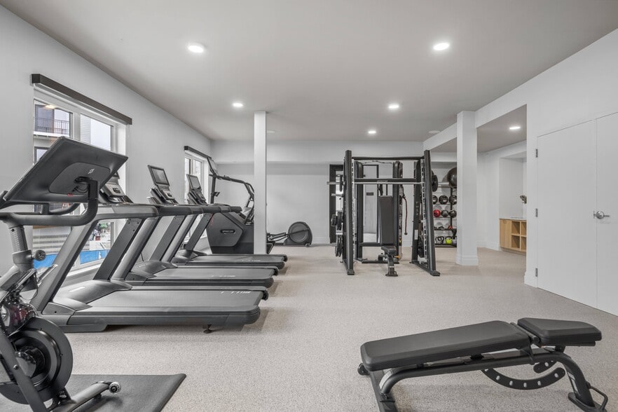 More Photos Of 266 Canal St, Salem Apartments For Lease