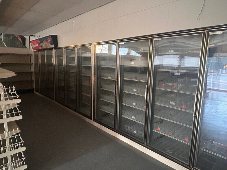 More Photos Of 6523 Harrietts Bluff Rd, Woodbine Freestanding For Sale