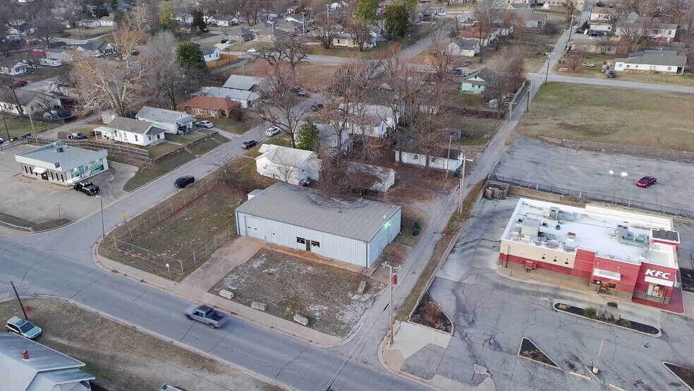 More Photos Of 403 W 2nd St, Sand Springs Manufacturing For Sale