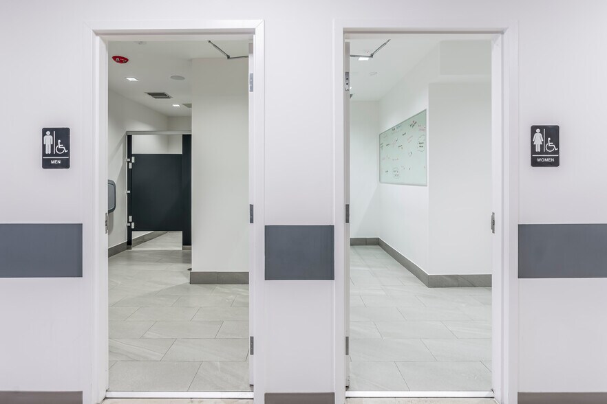 More Photos Of 1014 N Dixie Hwy, Lake Worth Beach Loft Creative Space For Sale