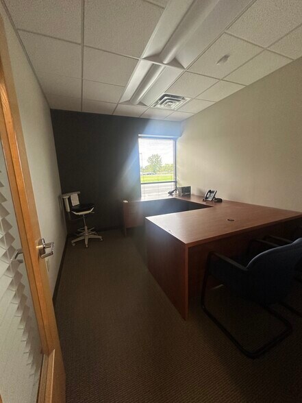 More Photos Of 17 Technology Pl, East Syracuse Office For Lease