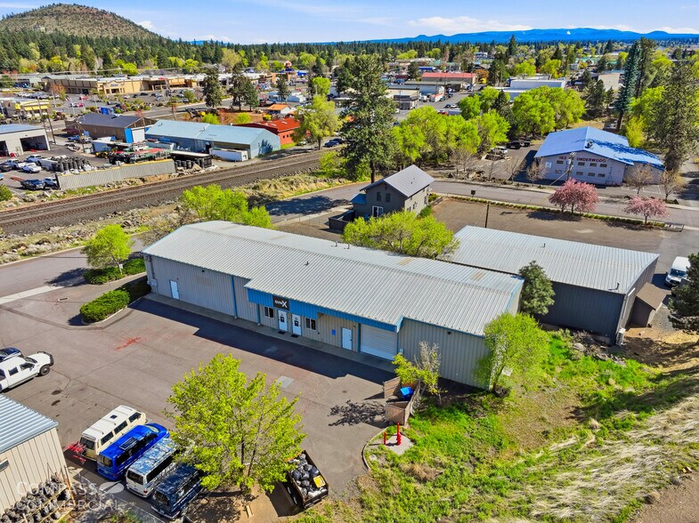 More Photos Of 2185 NE 2nd St, Bend Warehouse For Sale