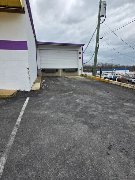 More Photos Of 1028 Gallatin Pike S, Madison Freestanding For Lease